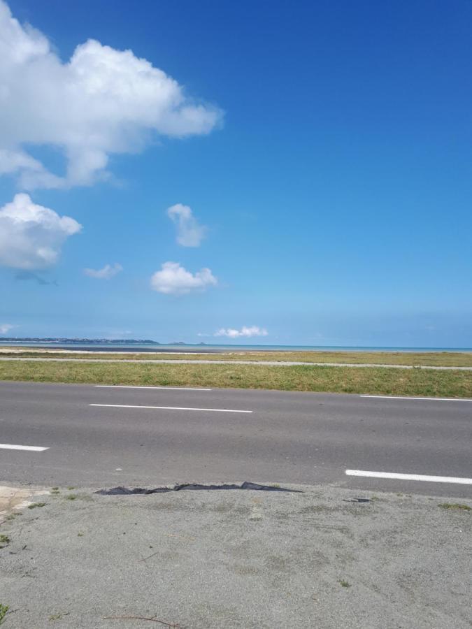Rose By The Sea - Beach Front Sea Views Hirel Eksteriør billede